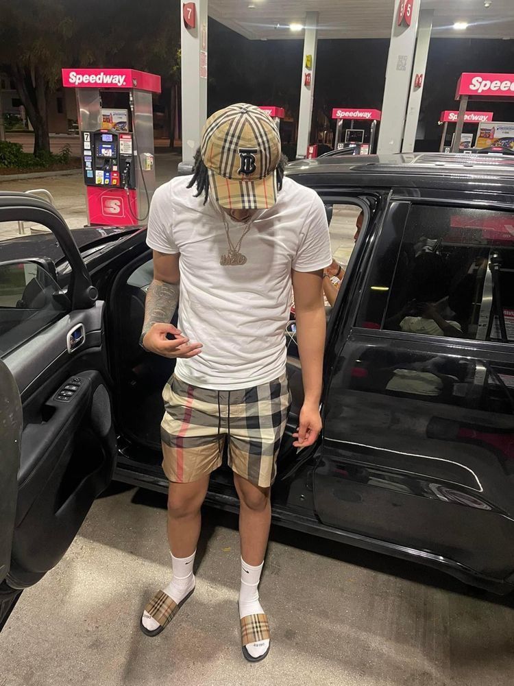 Short  Burberry