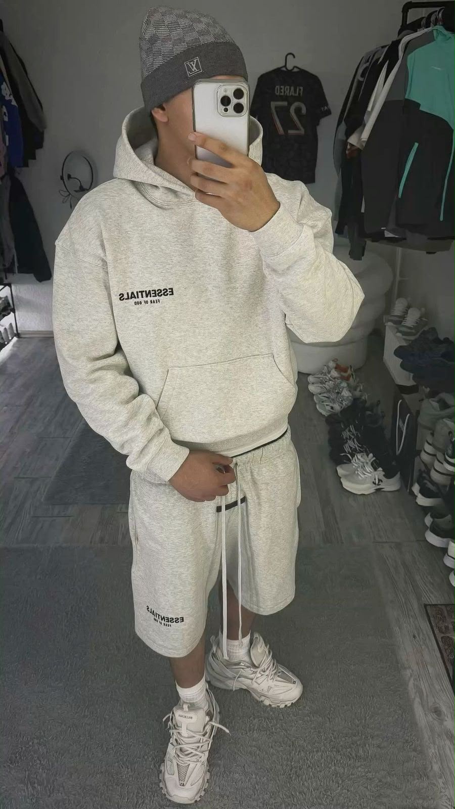 ENSEMBLE FEAR OF GOD ESSENTIALS SHORT HOODIES
